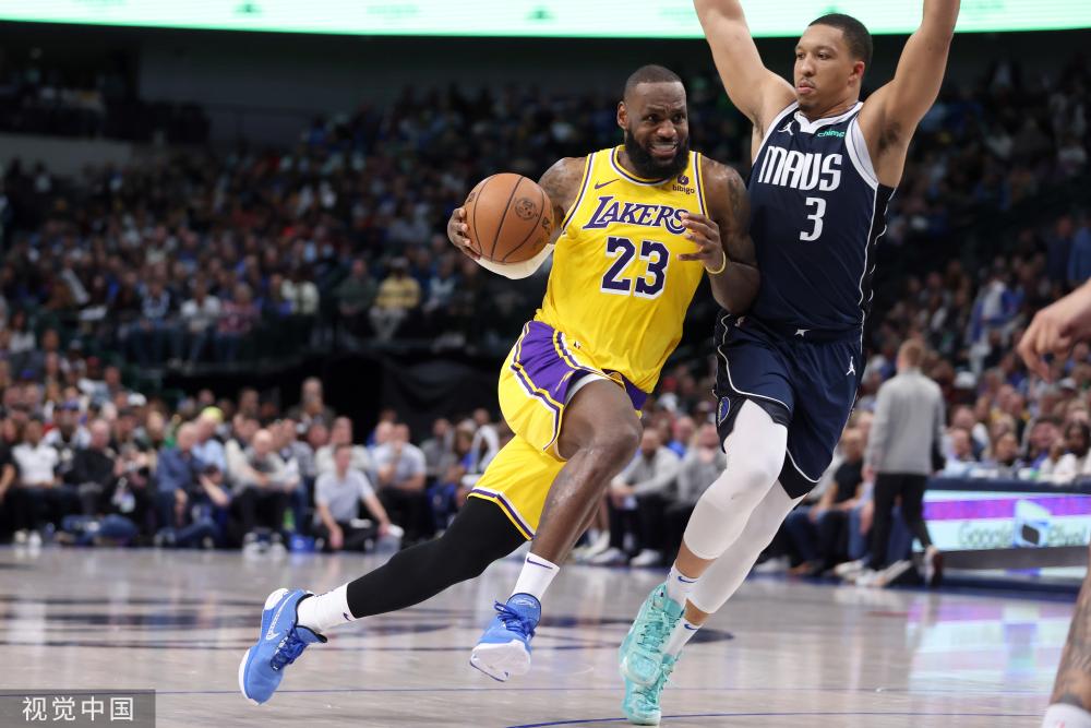 他刻意通过 他刻意通过